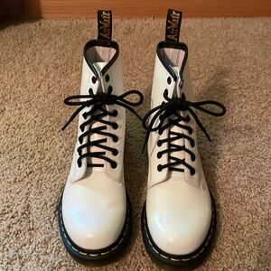 Women’s Dr Marten Boots in White